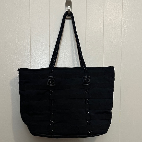 Nike Quilted Black Tote Bag - Picture 3 of 6